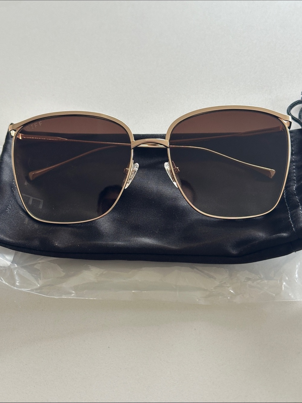NWOT Diff - Vittoria Square Sunglasses